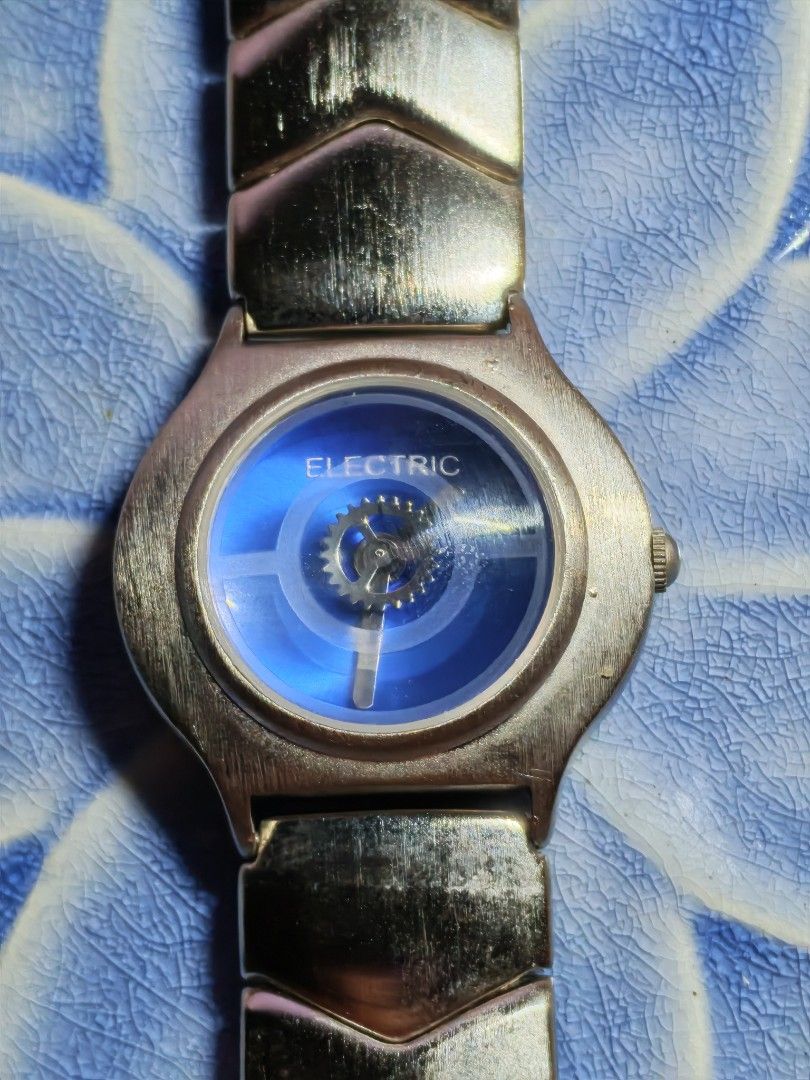 Vintage Electric Quartz Wristwatch (Category: Women's Watches) located in Trece Martires City. Submitted by heirloomhoursph (Listing ID 1463298523, Image 3). Description: ✨ Heirloom Hours – Available Piece ✨ Vintage Electric Quartz Wristwatch Php 1,999 + sf Details: ■ Brand/Series: Electric ■ Model Number: n/a ■ Movement: Quartz ■ Design Origin: Japan ■ Case Size: 29mm ■ Wrist Size: 19cm (max) ■ Condition: 9/10 ■ Comes with replacement box 📌 Ful
