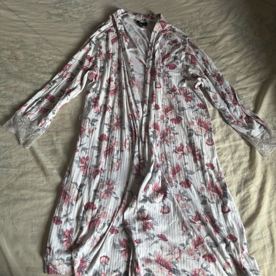 Vintage Floral Robe Self Tie (Category: Undergarments & Loungewear) located in Binan City. Submitted by mypreloved_haul (Listing ID 1463140495, Image 1). Description: .