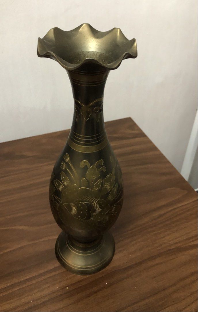 Vintage Hand Etched Brass Vase (Category: Vases & Decorative Bowls) located in Cavite. Submitted by surplus_atbp (Listing ID 1463180987, Image 2). Description: .