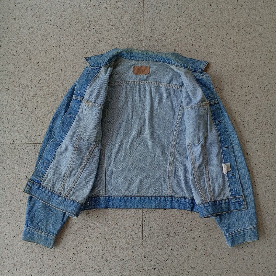 Vintage Levi's Denim Jacket (Category: Coats, Jackets and Outerwear) located in Maramag. Submitted by kenthrift_ (Listing ID 1463253328, Image 3). Description: Vintage Levi's Denim Jacket •Good condition •Size On Tag: 46 •Measurements: Width 23 & Length 25 •Issue: Sign of usage.