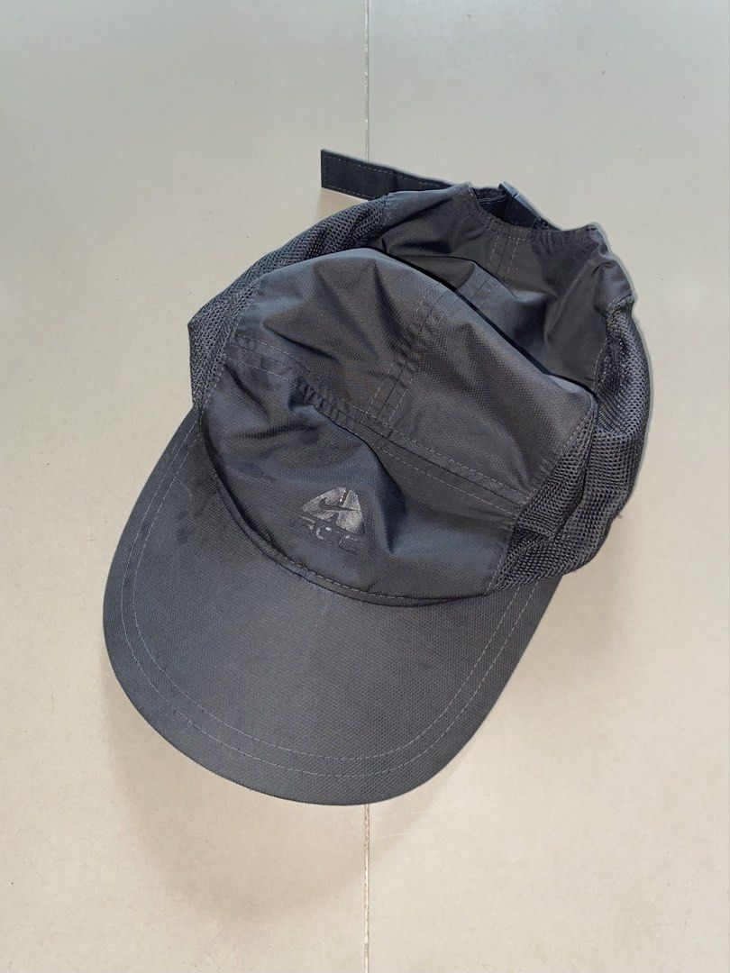 Vintage Nike ACG Hat (Category: Caps & Hats) located in Manila. Submitted by lacsonmike (Listing ID 1463154371, Image 1). Description: For sale: Nike ACG Hat -good for running, hiking or everday use -w/ minor signs of usage only Available thru shipping or rider delivery Location: Caloocan City 📍.