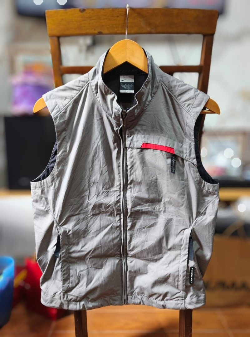 Vintage NIKe Clima-fit vest (Category: Vests) located in Antipolo. Submitted by janernest92368 (Listing ID 1463284044, Image 1). Description: - Small on tag - Dimes: W 19.5in. x L 22.5in. - in good condition - complete tags - color rate: 9.5/10 ISSUE: none * Manage your expectations. These items are thrifted/ukay and pre-loved. These are not brand new. Will tell if it is in good condition or have any issues or flaws. We will try to declare all th