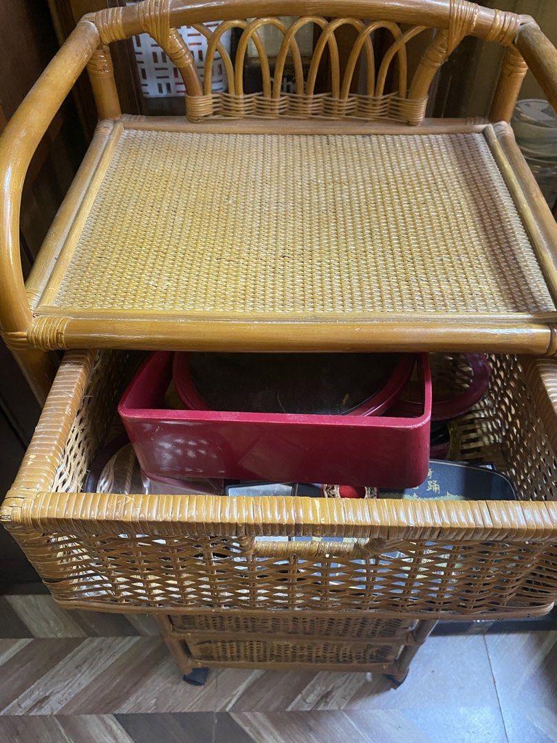 Vintage Rattan 5 Drawer Storage Rack (Category: Shelves, Cabinets & Racks) located in Carmona. Submitted by myy_yy (Listing ID 1463172895, Image 2). Description: ✨ Details: 5 woven storage drawers/baskets Natural honey-brown finish Solid and sturdy rattan/bamboo construction Great for clothes, linens, toys, accessories, or general storage Classic vintage/country-style look On wheels 📏 Dimensions: 110cm × 47cm × 35cm 💰 Price: 4000 📍 Location: D