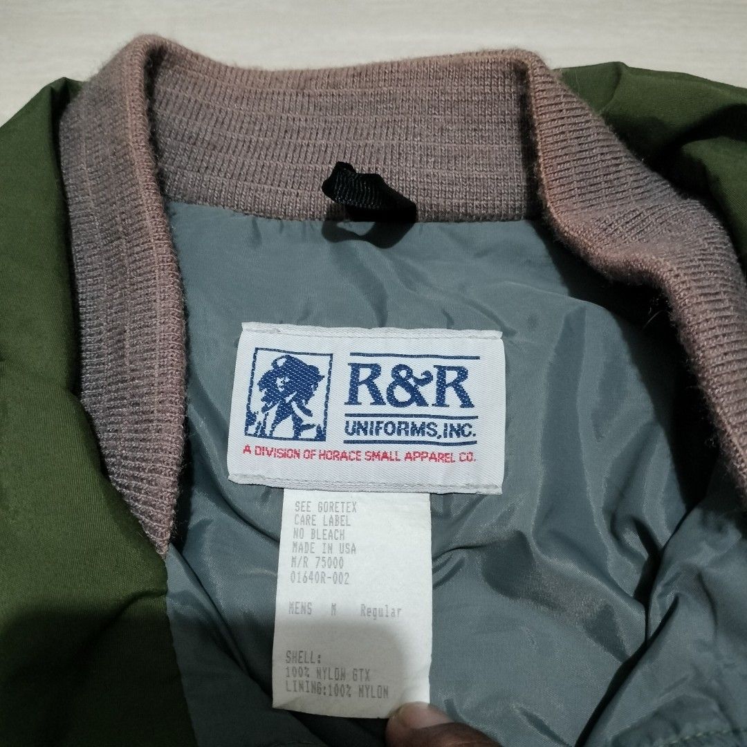 VINTAGE R&R UNIFORMS GORETEX JACKET (Category: Coats, Jackets and Outerwear) located in Sariaya. Submitted by social_animalz (Listing ID 1463296858, Image 2). Description: 23.5 x 33 with patch mark sa shoulder shipping fee is not included.