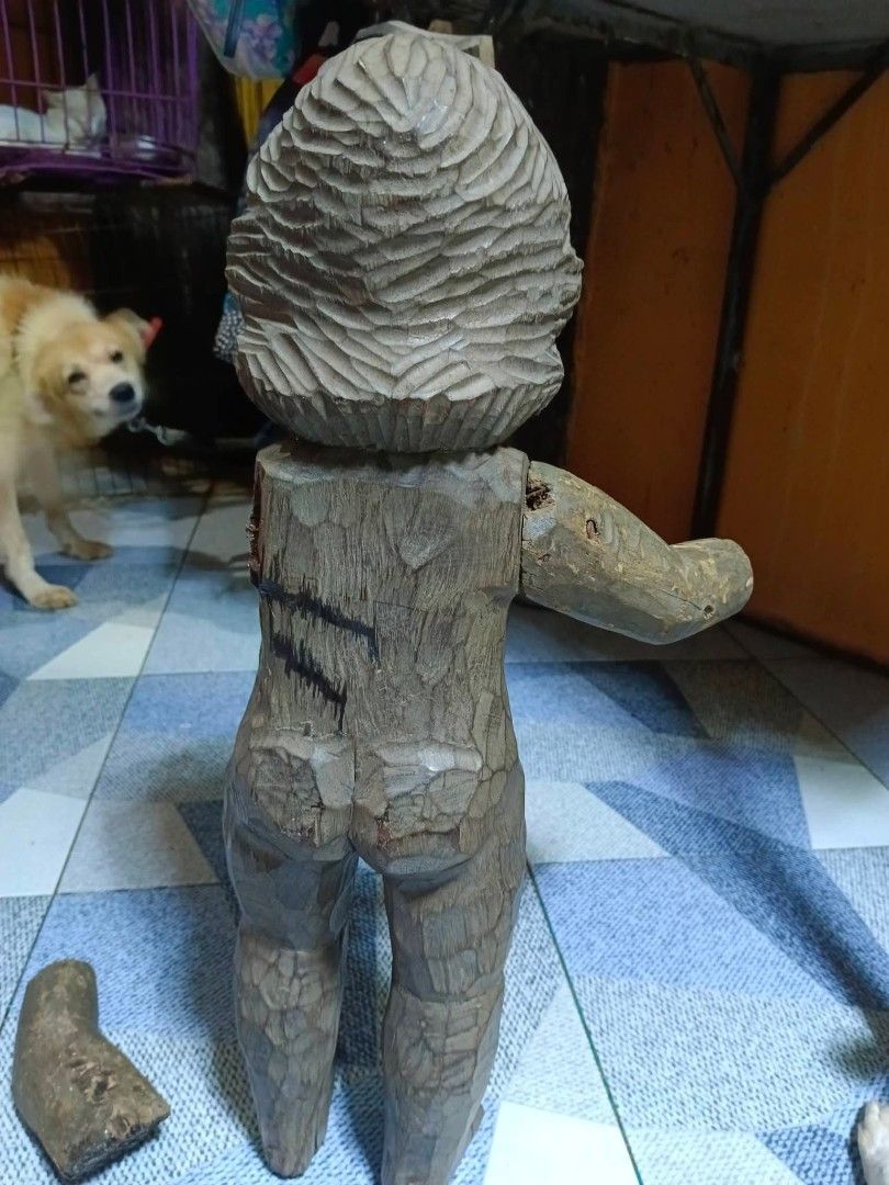 Vintage Santo Hard wood (Category: Vintage Collectibles) located in Mandaluyong City. Submitted by theforgottentreasures (Listing ID 1463256825, Image 3). Description: 2900 pesos!!! 📌 Vintage Santo Red Narra 23 inches tall hard wood what you see is what you get.