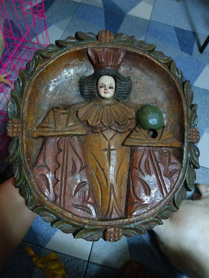 Vintage Santo Wood (Category: Vintage Collectibles) located in Mandaluyong City. Submitted by theforgottentreasures (Listing ID 1463252175, Image 1). Description: 2600 pesos! 📌 Vintage Santo Wood 12 x 11 inches made of solid wood what you see is what you get.