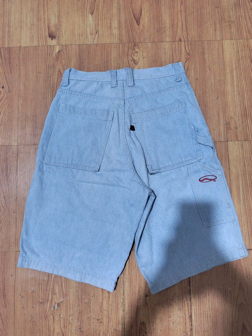 VINTAGE VANS (Category: Shorts) located in Calabanga. Submitted by just-thrift (Listing ID 1463223432, Image 2). Description: NEGOTIABLE FOR SURE BUYER VINTAGE VANS ‎GOOD CONDITION ‎COLOR RATE:9/10 ‎ISSUE SA MAY POCKET AND NEED WASH ‎SIZE:28 ‎THIGH:14 ‎LENGTH:23 ‎LEG OPENING:11 ‎.