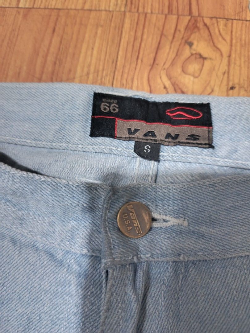 VINTAGE VANS (Category: Shorts) located in Calabanga. Submitted by just-thrift (Listing ID 1463223432, Image 3). Description: NEGOTIABLE FOR SURE BUYER VINTAGE VANS ‎GOOD CONDITION ‎COLOR RATE:9/10 ‎ISSUE SA MAY POCKET AND NEED WASH ‎SIZE:28 ‎THIGH:14 ‎LENGTH:23 ‎LEG OPENING:11 ‎.