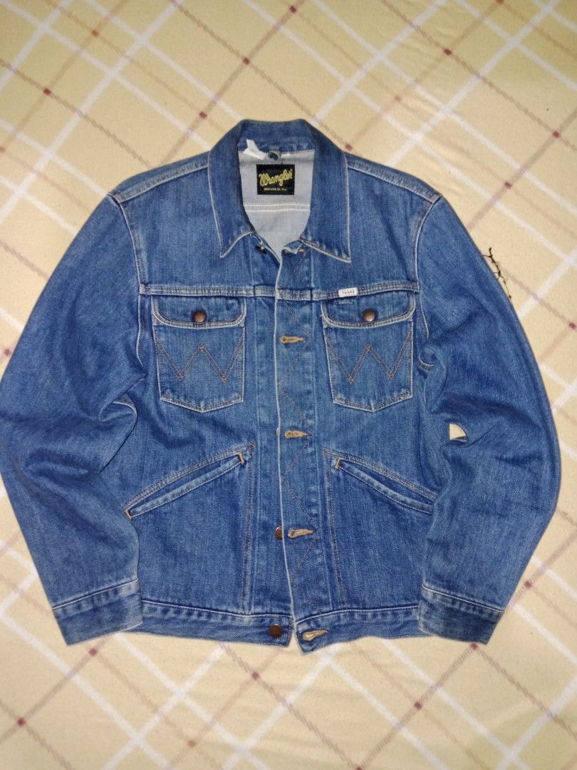 Vintage wrangler 124mj (Category: Coats, Jackets and Outerwear) located in Manila. Submitted by sayloo (Listing ID 1463304208, Image 1). Description: feel free to ask about the item, it has no issues, still in good condition, need wash lang and u ready to go🙂 slightly negotiable 😁.