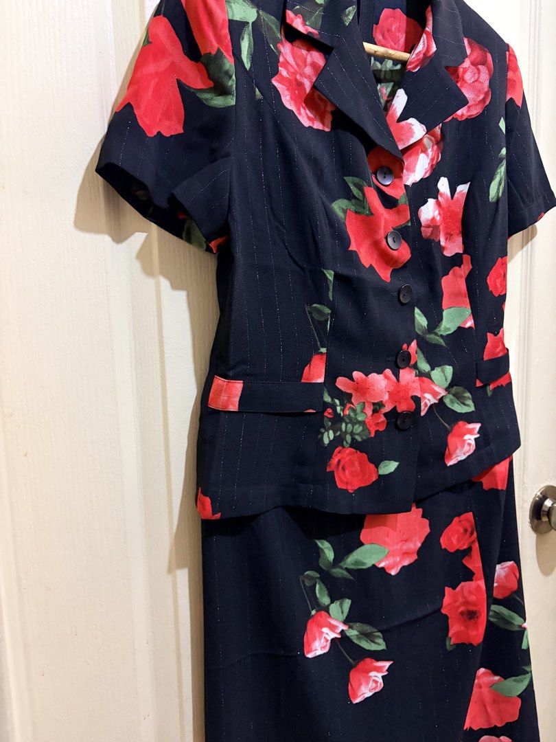 Vintage Y2K Floral Coordinates (Category: Sets or Coordinates) located in Pasig City. Submitted by shopsmart.mnl (Listing ID 1463265431, Image 3). Description: Taiwanese brand Top: Pit to pit 19” Waist 32” Length 20” Bottom: Waist 27” Length 28.5”.