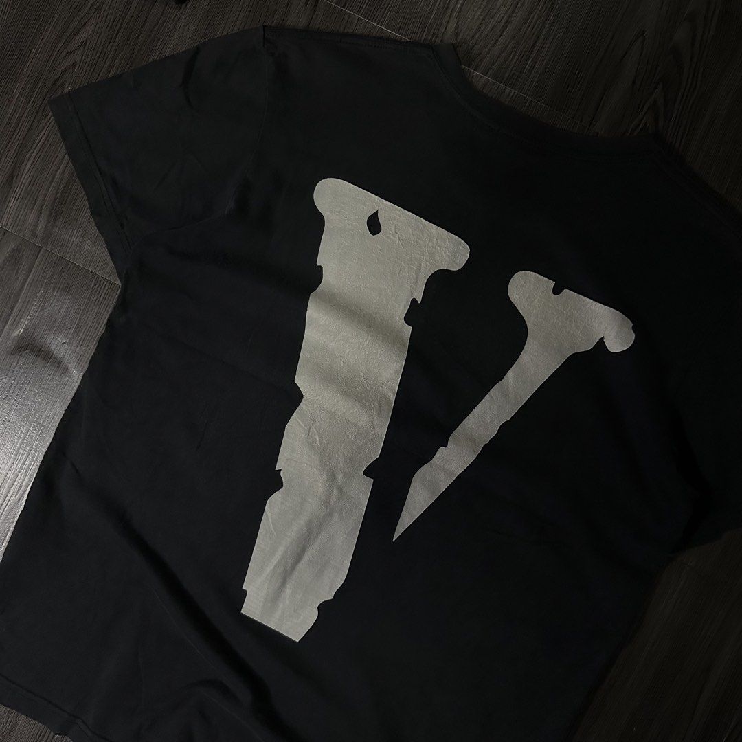VLONE TEE (Category: Formal Shirts) located in San Jose del Monte. Submitted by xanthrift2.0 (Listing ID 1463217790, Image 2). Description: VLONE color rate: 9.7/10 dimes: 21 x 29 (large) ₱799.