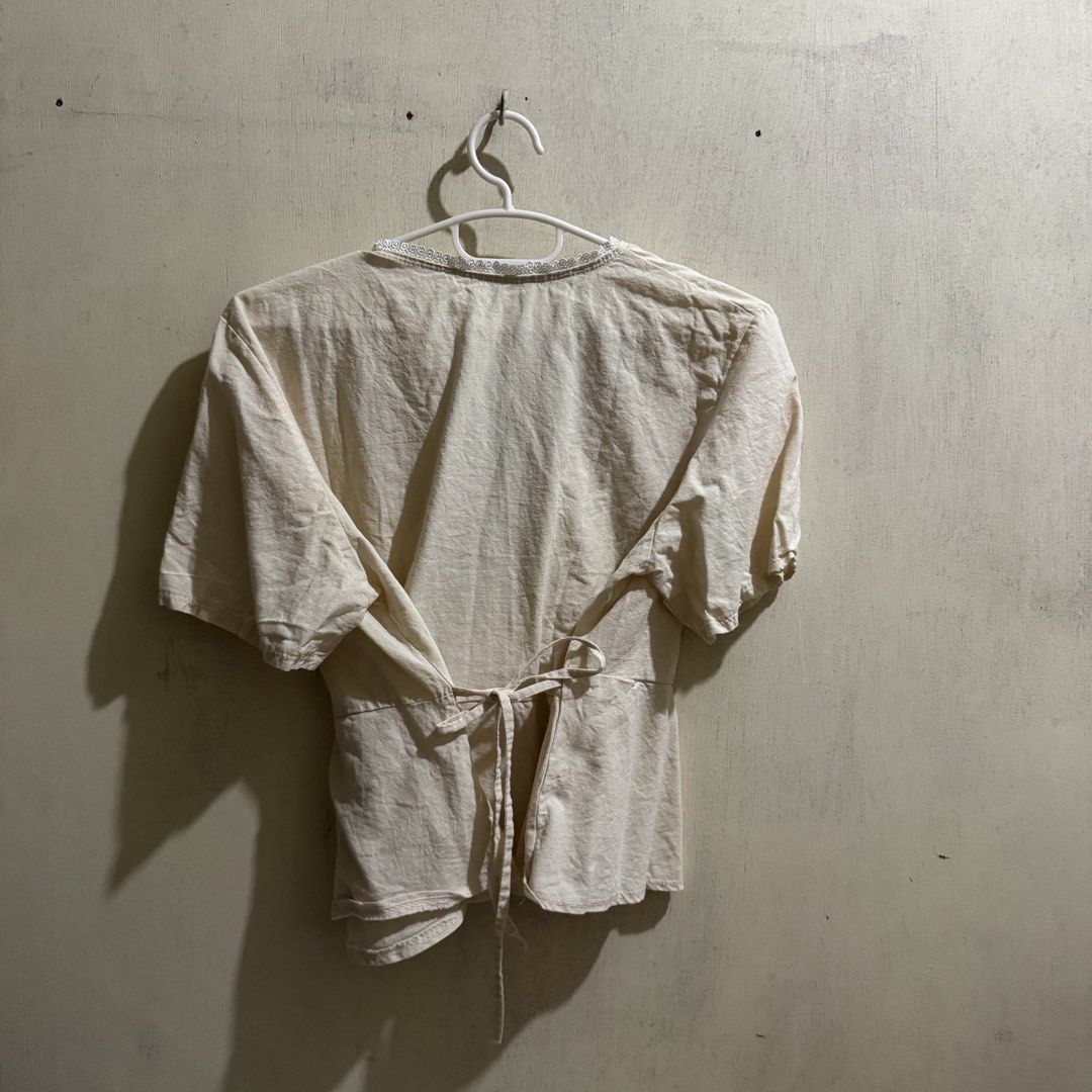 Vneck top (Category: Blouses) located in Manila. Submitted by pinggu11 (Listing ID 1463263826, Image 2). Description: .
