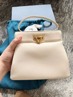 (Kategori: ) berada di . Dikirim oleh bynurianaindahr (ID iklan 1463214685, Gambar 1). Deskripsi: .
