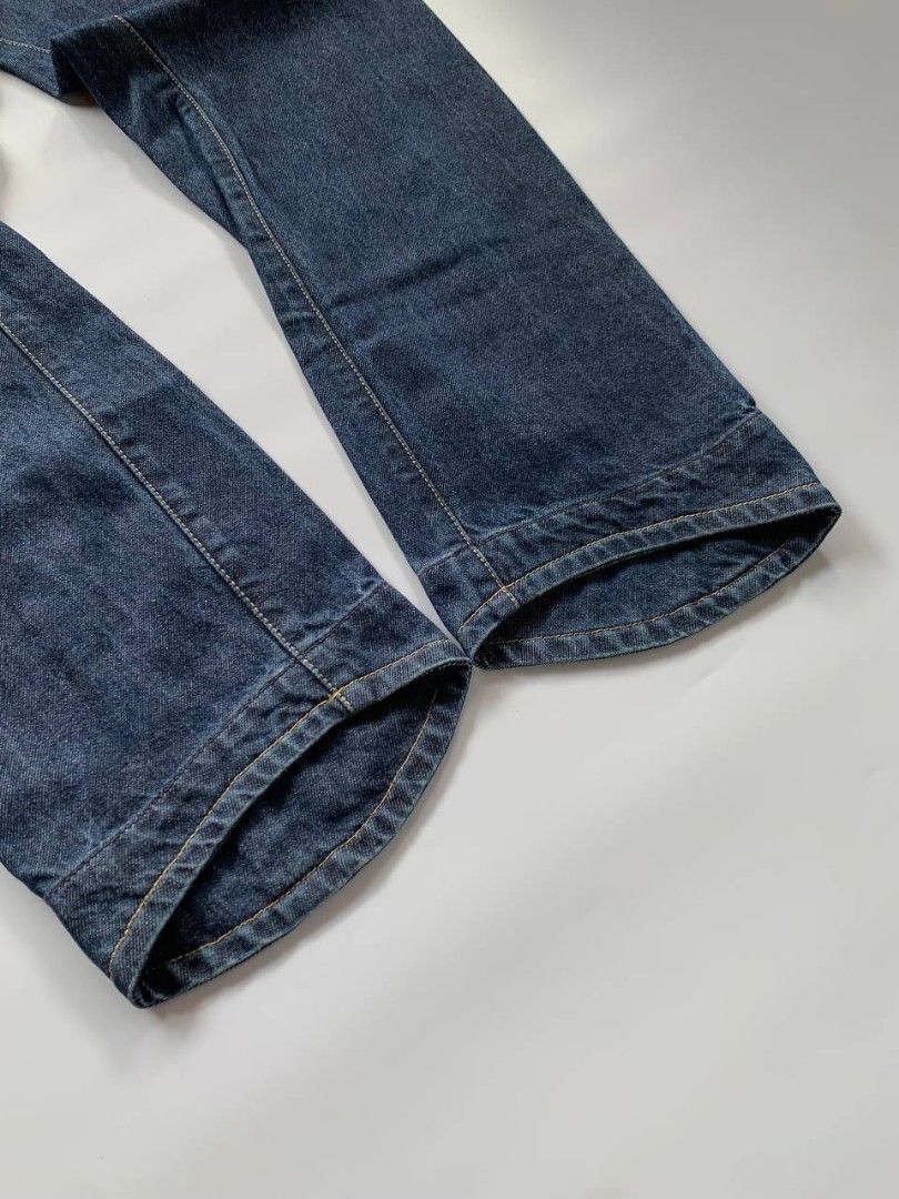 VTG LEVIS ENGINEERED BUTTON FLY INDIGO PANTS (Category: Jeans) located in Puerto Princesa. Submitted by terrificgarments (Listing ID 1463152677, Image 3). Description: VTG LEVIS ENGINEERED BUTTON FLY INDIGO PANTS ₱1500 + Shipping Fee Size 28 on Tag Waist: 29 Length: 42 Thighs: 11 Leg Opening: 8 Issue: None Excellent condition 📌 COLOR MAY VARY DUE TO LIGHTING 📌 ALREADY WASHED 📌 Payment First 📌 No COD 📌 Courier: J&T.