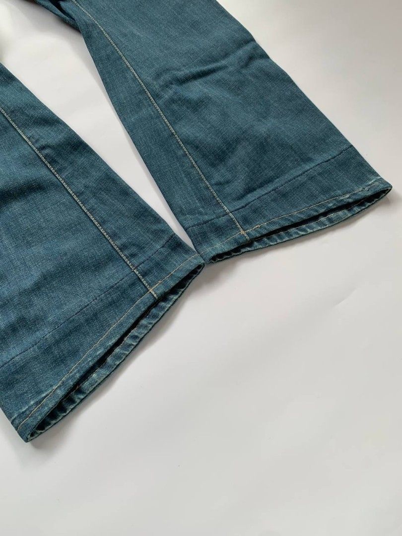 VTG LEVIS ENGINEERED PANTS (Category: Jeans) located in Puerto Princesa. Submitted by terrificgarments (Listing ID 1463152880, Image 3). Description: VTG LEVIS ENGINEERED PANTS ₱1800 + Shipping Fee Size 32 on Tag Waist: 33 Length: 42.5 Thighs: 11.5 Leg Opening: 9.5 Issue: None Excellent condition 📌 COLOR MAY VARY DUE TO LIGHTING 📌 ALREADY WASHED 📌 Payment First 📌 No COD 📌 Courier: J&T.