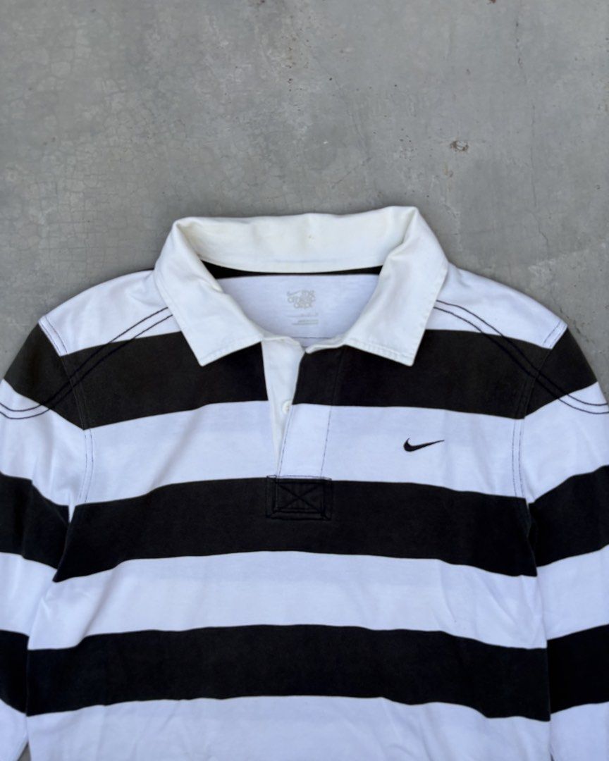 Vtg Nike Rugby Polo (Category: Tshirts & Polo Shirts ) located in Calamba. Submitted by lyrons.wardrobe (Listing ID 1463294716, Image 2). Description: 19x27 L on tag best fit M 8.5/10 color rate Parang charcoal grey yung color Nego for sure buyer🫵.