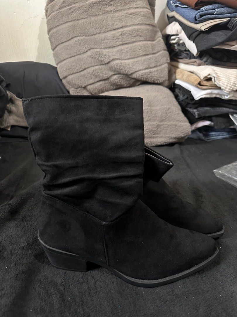 Western/Ankle Boots (Category: Boots) located in Bulacan. Submitted by zerowastewardrobe (Listing ID 1463313816, Image 3). Description: A pair of black faux-suede slouchy ankle boots with a chunky block heel. Size on tag: 40/41 US10 25.9cm Colors may vary due to lighting and photography. **Please read*** For mailing & delivery only. No Pick Up No COD Courier is J&T Express or Lalamove (same day deliver). Shipping fee is shouldered by buyer. Retur