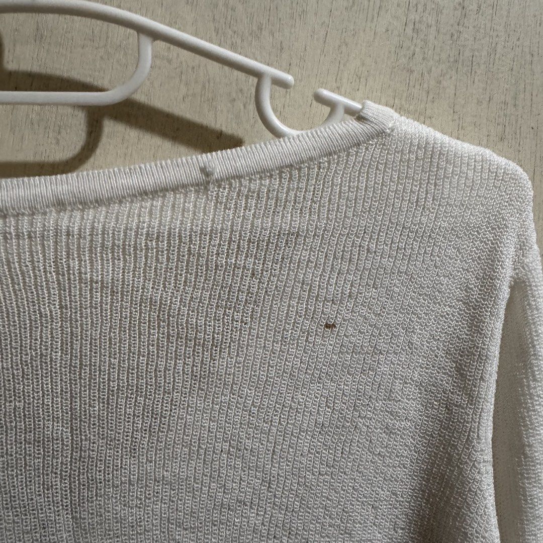 White cardigan (Category: Longsleeves) located in Manila. Submitted by pinggu11 (Listing ID 1463263128, Image 3). Description: .