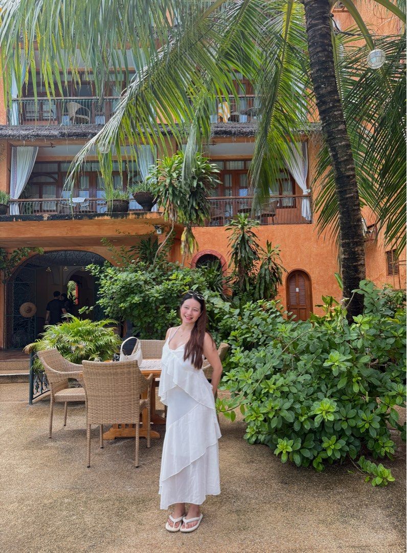 White olimpia dress with ruffles (Category: Dresses) located in Manila. Submitted by jeselahh (Listing ID 1463213883, Image 1). Description: .