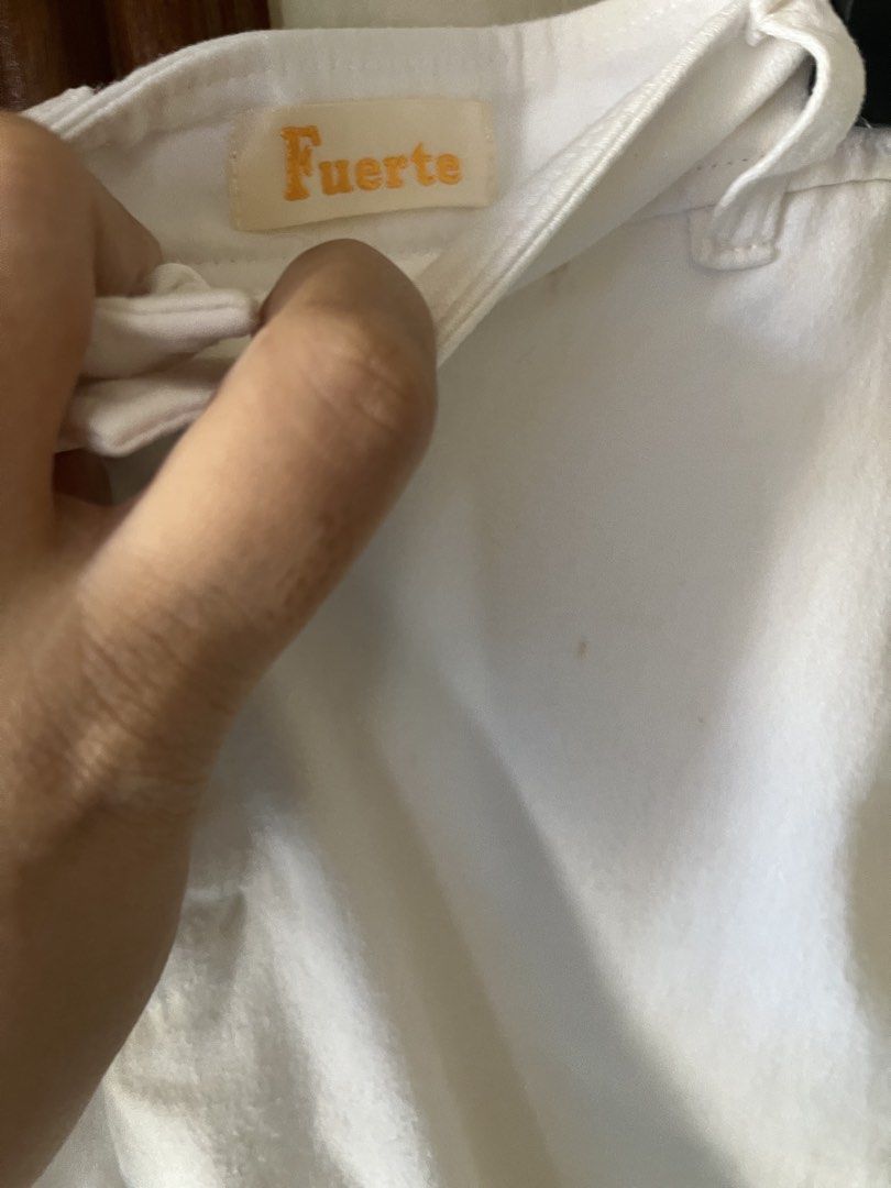 White short (Category: Shorts) located in Bacoor. Submitted by ayit. (Listing ID 1463157030, Image 2). Description: 14/19 dimes - Brand: Fuerte - Color: White - Size: M (UK 10 / US 26) - Style: Shorts - Condition: Good - Available for meetup in Citta Italia Subdivision, Bacoor, Cavite..