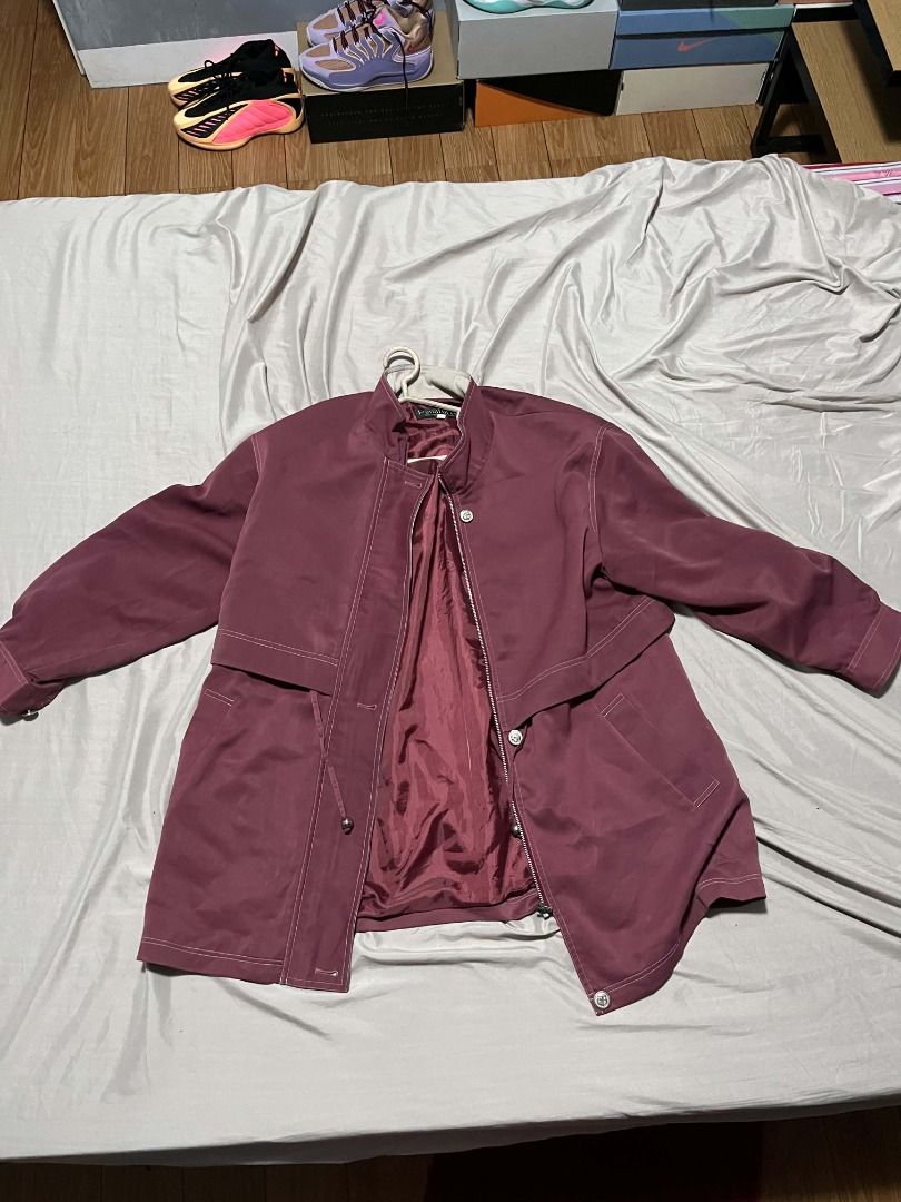 Winter Jacket (Category: Coats, Jackets and Outerwear) located in Mendez-Nunez. Submitted by franz321vi79284 (Listing ID 1463317213, Image 1). Description: - Panaforte jacket for ladies - Zipper closure - Deep pink/maroon inner lining - Light beige/cream collar - Ideal for smart casual wear PM for photos.