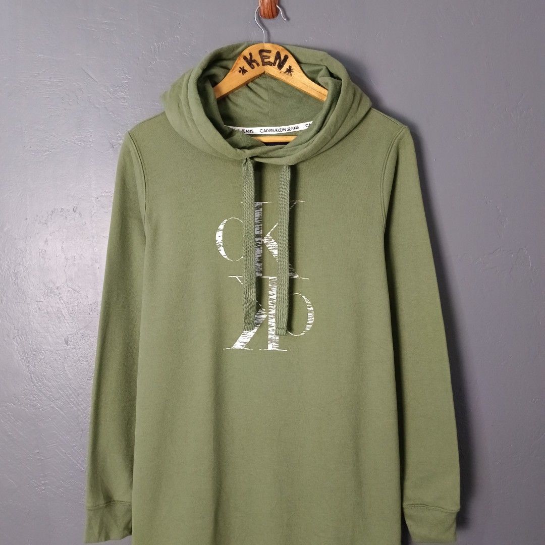 Women's - Calvin Klein (Category: Dresses) located in Bacolod City. Submitted by drop.ph (Listing ID 1463172170, Image 1). Description: Calvin Klein - Pullover Dress *Size M fits L - 20.5x33 *Excellent *No Flaws *Price: 880php *Add SF if outside Bacolod City.