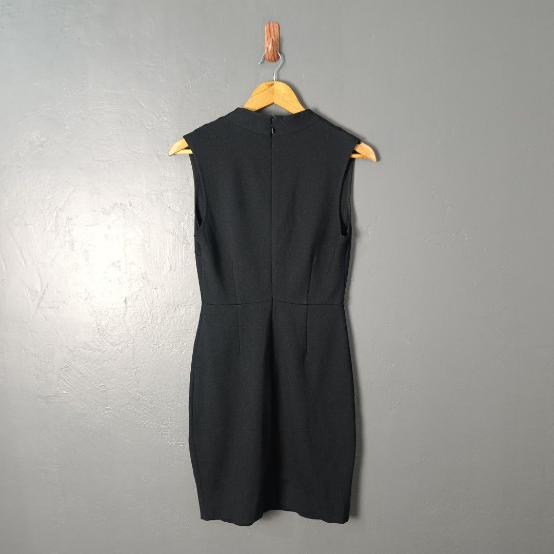 Women's - Kate Spade (Category: Dresses) located in Bacolod City. Submitted by drop.ph (Listing ID 1463192902, Image 3). Description: Kate Spade - Gwendolyn Sheath Dress Authentic *Size S fits XS - 15x33.5, fits 24 waist *Excellent *No Flaws *Price: 1,000php *Add SF if outside Bacolod City .