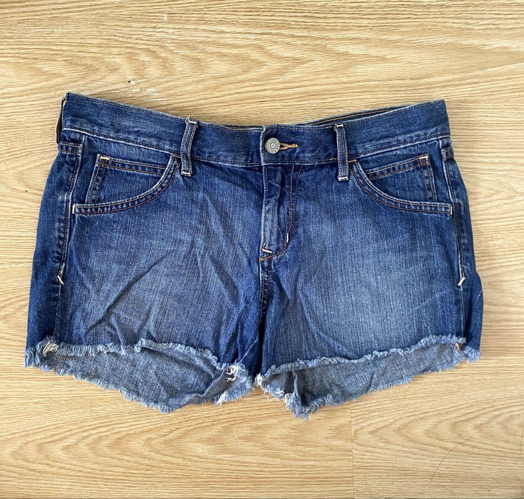 Womens Denim Shorts (Category: Shorts) located in Taguig. Submitted by mihox (Listing ID 1463202620, Image 2). Description: Size:Large 30".