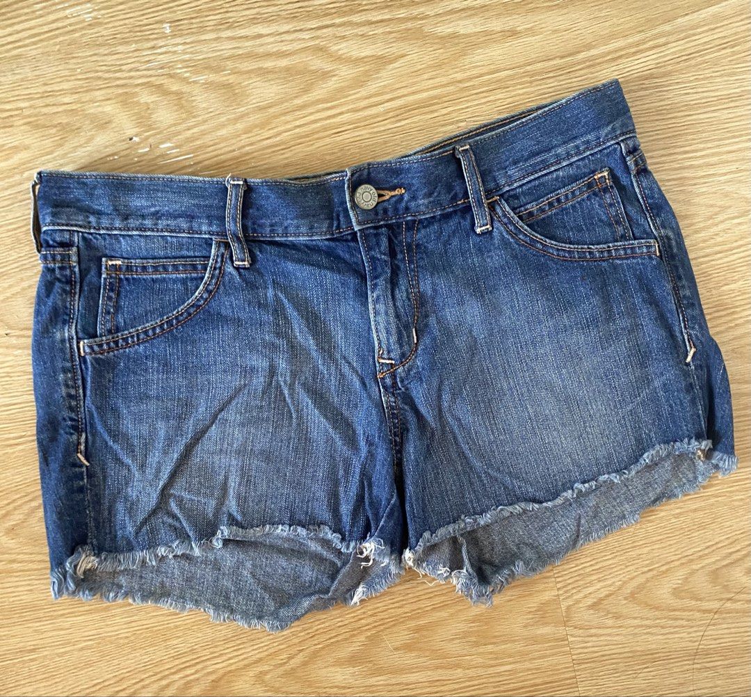 Womens Denim Shorts (Category: Shorts) located in Taguig. Submitted by mihox (Listing ID 1463202620, Image 3). Description: Size:Large 30".