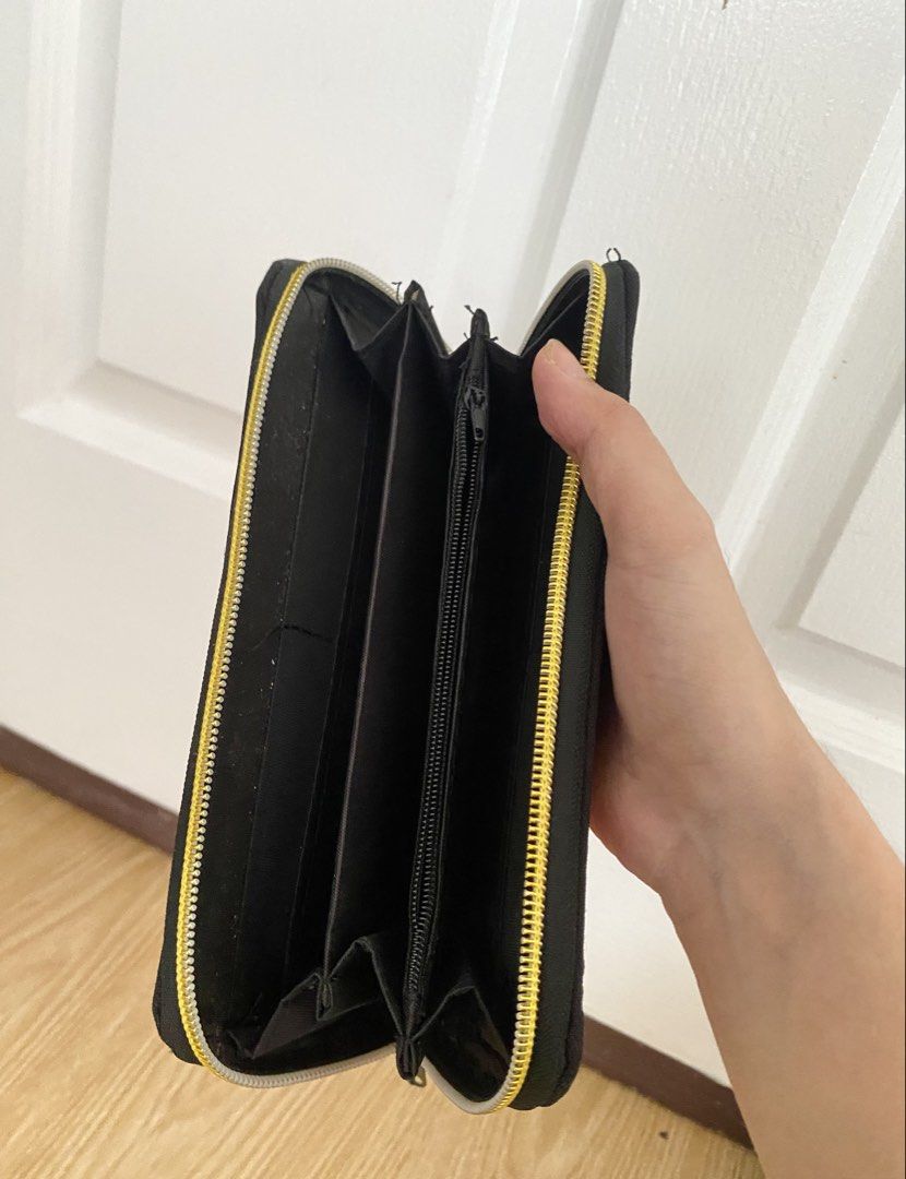 Womens Long Card Wallet (Category: Wallets & Card holders) located in Taguig. Submitted by mihox (Listing ID 1463202872, Image 3). Description: .
