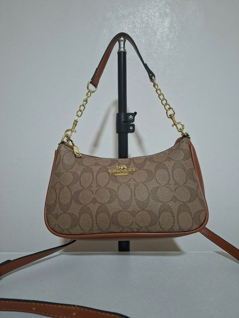 Womens Mini Bag (Category: Shoulder Bags) located in Quezon City. Submitted by evea_08fashion (Listing ID 1463129865, Image 1). Description: .