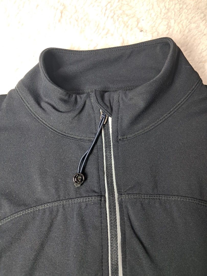 Women's running jacket (Category: Coats, Jackets and Outerwear) located in Baguio. Submitted by mishmashfritz (Listing ID 1463205853, Image 2). Description: like new, thrifted, reflective dots, secured pockets, lulu like, no tags, quick drying, xs to s, no tags.