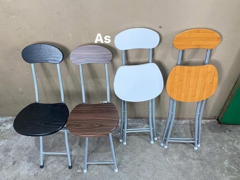 Wooden Folding Chair (Category: Chairs) located in Caloocan City. Submitted by swiftflower_802790 (Listing ID 1463157661, Image 2). Description: .