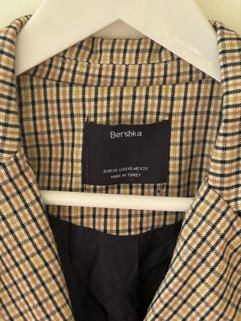 XS Bershka Plaid Double-Breasted Blazer (Category: Coats, Jackets and Outerwear) located in Quezon City. Submitted by sayshops (Listing ID 1463222334, Image 3). Description: Bershka double-breasted blazer - Classic plaid pattern (yellow, brown, beige, black) Two rows of buttons for closure Two front flap pockets help tags ZARA MANGO UNIQLO PULL & BEAR FREE PEOPLE MONKI STRADIVARIUS BERSHKA MASSIMO DUTI PRETTY LITTLE THING ASOS FASHION NOVA SUPRE 