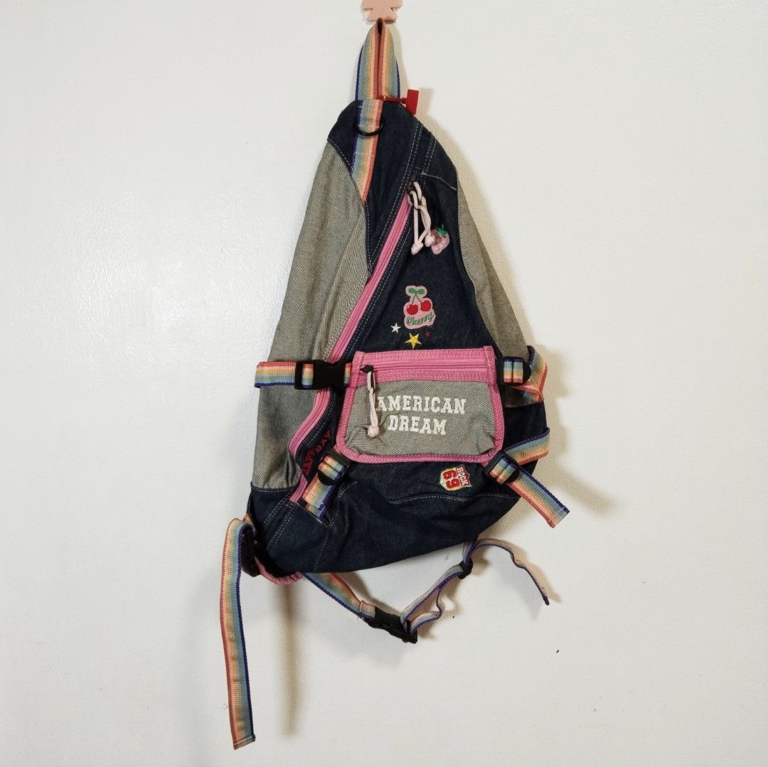 Y2K CROSSBODY BAG (Category: Cross-body Bags) located in Pateros City. Submitted by blashjunks.y2k (Listing ID 1463222186, Image 1). Description: Y2K CROSSBODY BAG 750PHP MSG US.
