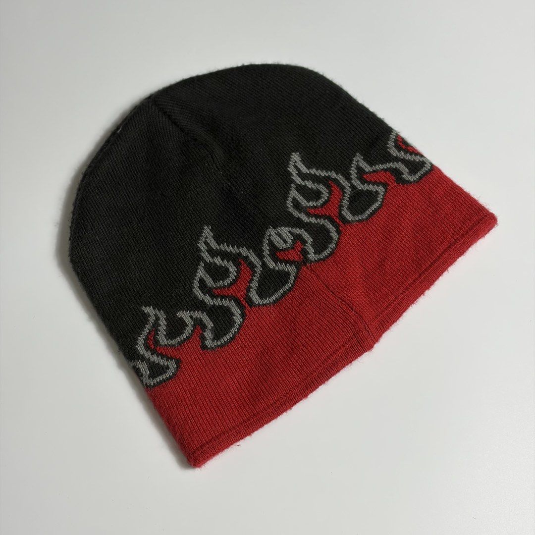 Y2k Flame Skull Hat (Category: Beanies) located in Makati City. Submitted by tulakngdamit.ph (Listing ID 1463170564, Image 2). Description: Excellent OSFA.