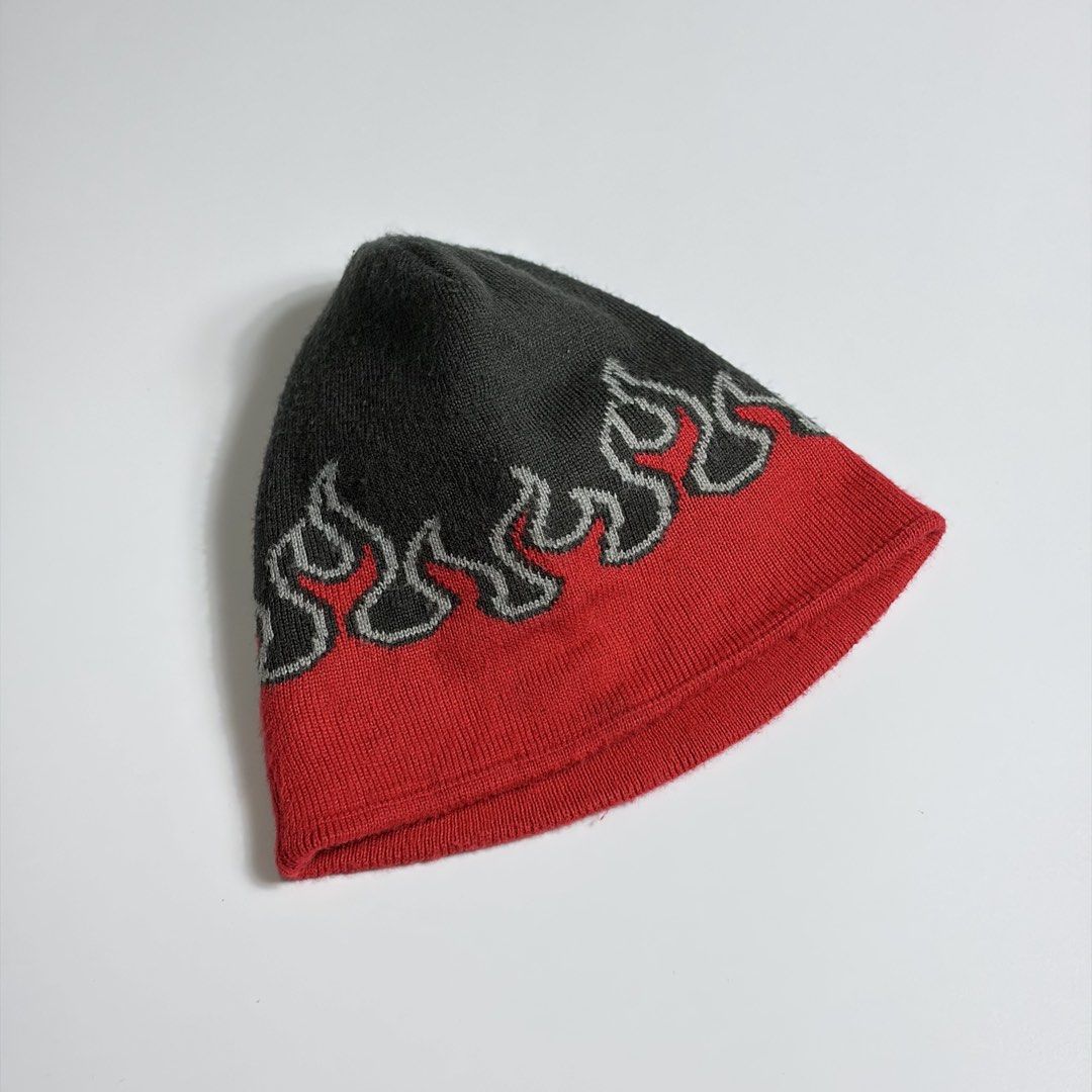 Y2k Flame Skull Hat (Category: Beanies) located in Makati City. Submitted by tulakngdamit.ph (Listing ID 1463170564, Image 1). Description: Excellent OSFA.
