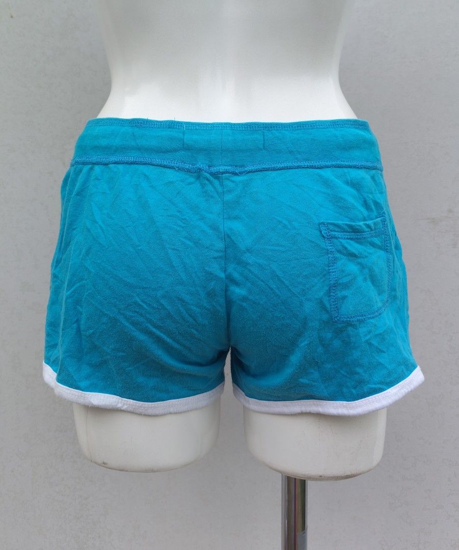 Y2k Hollister Shorts (Category: Shorts) located in Nabunturan. Submitted by mariposa_clo (Listing ID 1463147904, Image 2). Description: Thrifted but washed. Location: Davao de Oro.