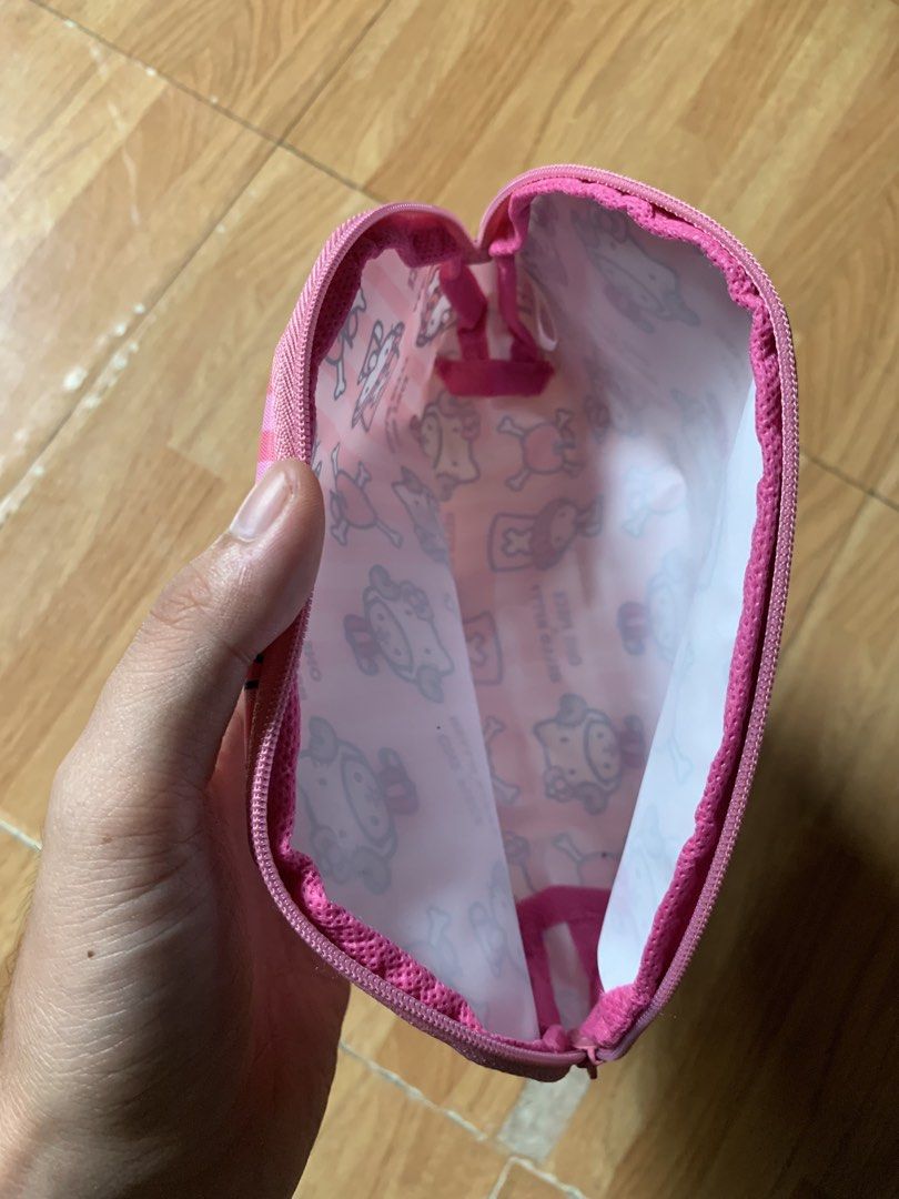 Y2K One piece x Hello kitty small pouch (Category: Belt bags, Clutches and Pouches) located in Cagayan de Oro. Submitted by premium_thrifts (Listing ID 1463145901, Image 3). Description: Excellent condition. Pink colorway Issue: none Add shipping fee (via JRS or J&T).
