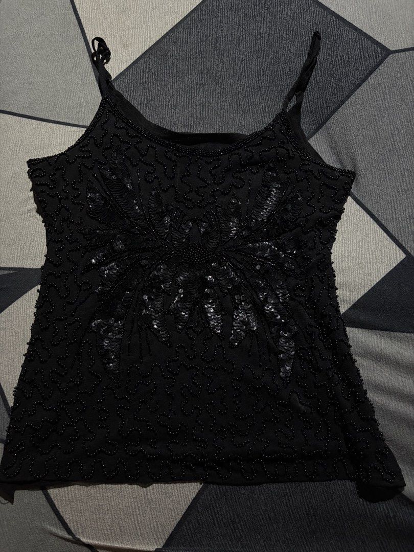 Y2K Sequined Top (Category: Sleeveless) located in Batangas. Submitted by realgems_meg (Listing ID 1463141355, Image 2). Description: Xs - Med.