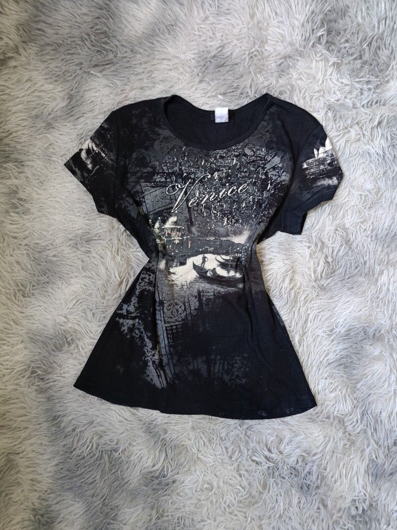 Y2k Venice AOP by Fornia (Category: Blouses) located in Quezon City. Submitted by tedthrift (Listing ID 1463158447, Image 2). Description: y2k top no issue size L from thriftstore.