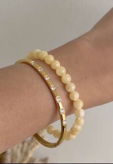 (Category: ) located in . Submitted by seektoshop (Listing ID 1463276390, Image 1). Description: .