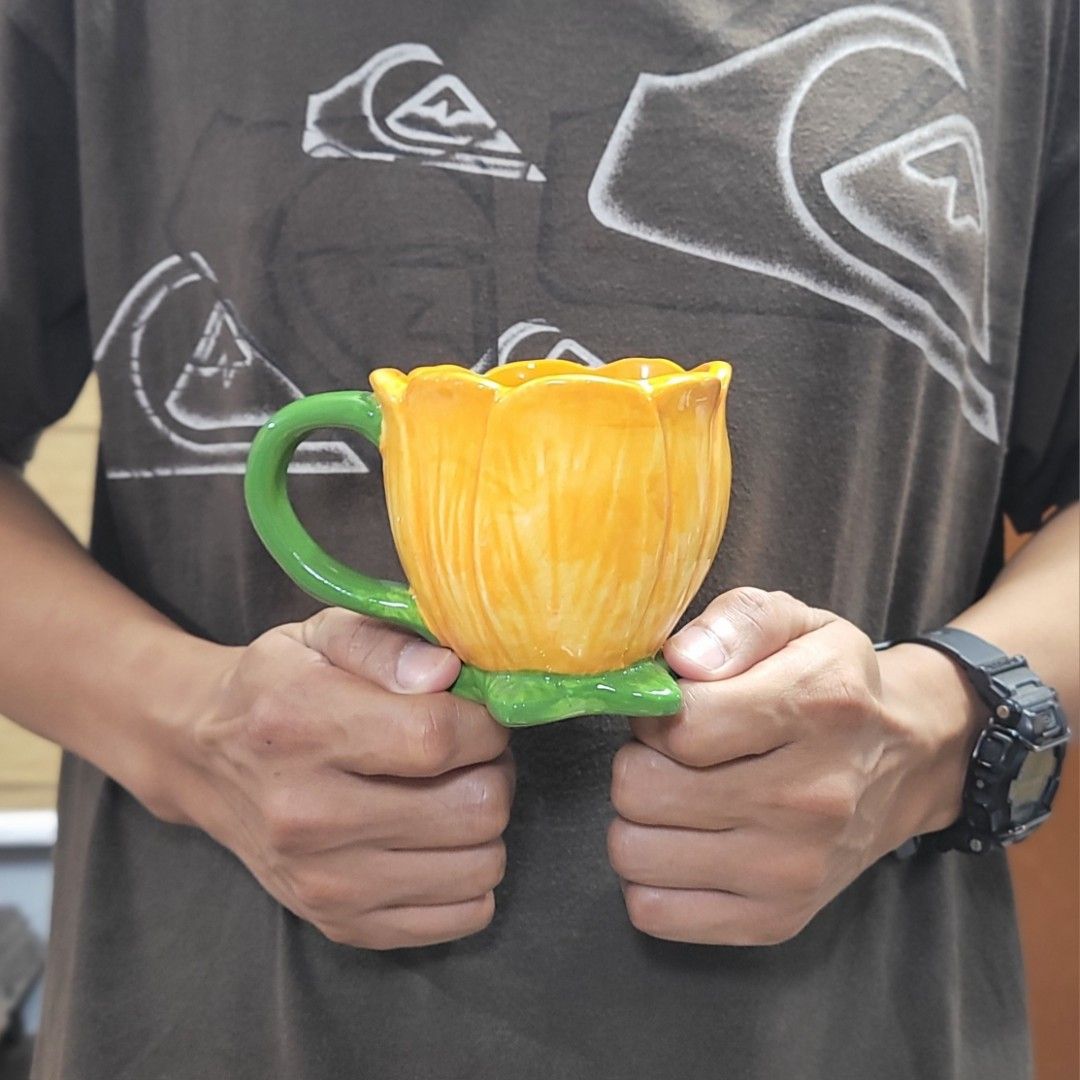 Yellow Tulip Flower Sculptural Ceramic Mug. (Category: Dinnerware & Cutlery) located in Pasig City. Submitted by hoa_japan_surplus_32023 (Listing ID 1463186810, Image 1). Description: 5.25x3.5 inches, approx. ❌️NON-COD ✅️ PAYMENT FIRST POLICY ✅️ FIRST TO PAY _____________________________________________ ‼️SHIPPING OPTION‼️ 📌Flash Express, J&T, Gogo Express, Lalamove or Personal Pick-up Location: PASIG CITY _______________________________________