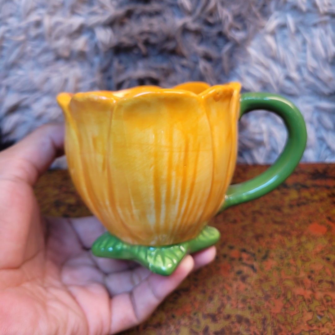 Yellow Tulip Flower Sculptural Ceramic Mug. (Category: Dinnerware & Cutlery) located in Pasig City. Submitted by hoa_japan_surplus_32023 (Listing ID 1463186810, Image 3). Description: 5.25x3.5 inches, approx. ❌️NON-COD ✅️ PAYMENT FIRST POLICY ✅️ FIRST TO PAY _____________________________________________ ‼️SHIPPING OPTION‼️ 📌Flash Express, J&T, Gogo Express, Lalamove or Personal Pick-up Location: PASIG CITY _______________________________________