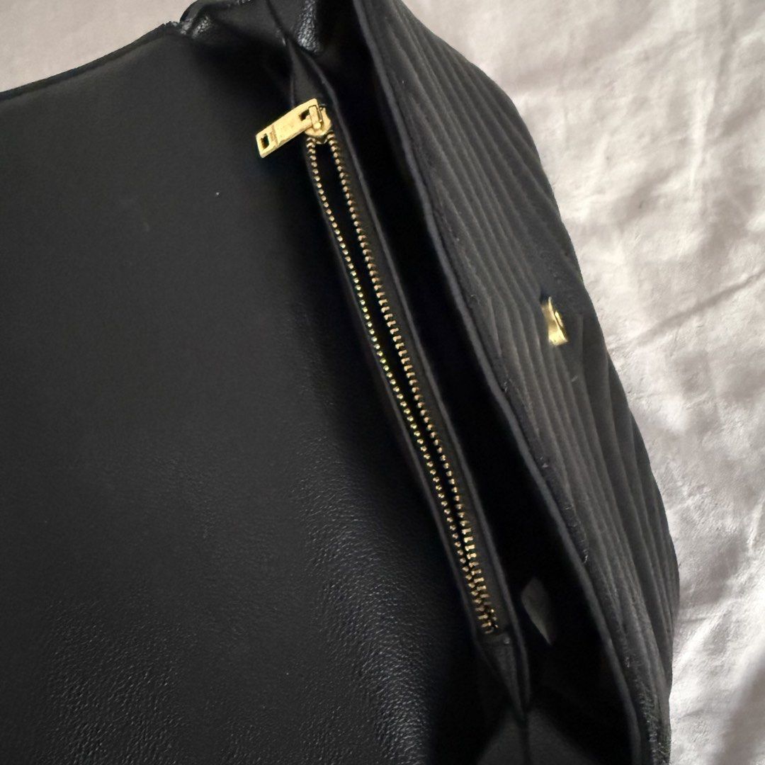 YSL Bag (Category: Luxury Bags & Wallets) located in Makati City. Submitted by pmtoshop (Listing ID 1463172496, Image 3). Description: -leather with gold hardware -has minor signs of usage -comes with a card and dust bag only -NGA.
