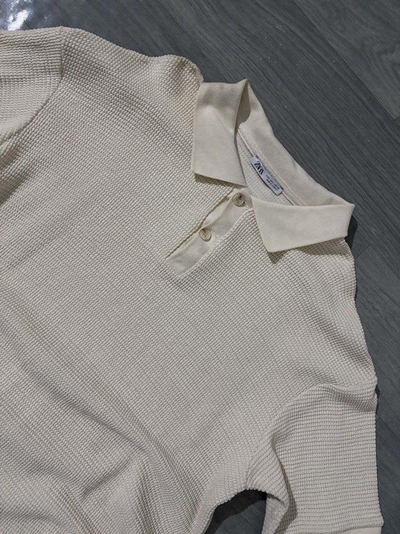 Zara crop waffle polo shirt (Category: Tshirts & Polo Shirts ) located in Manila. Submitted by macabuagjo26513 (Listing ID 1463228507, Image 2). Description: Zara crop waffle polo shirt ❕Great condition ❕Size small to medium (not the usual length because its cropped) ❕No issue .