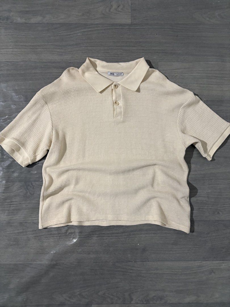Zara crop waffle polo shirt (Category: Tshirts & Polo Shirts ) located in Manila. Submitted by macabuagjo26513 (Listing ID 1463228507, Image 1). Description: Zara crop waffle polo shirt ❕Great condition ❕Size small to medium (not the usual length because its cropped) ❕No issue .