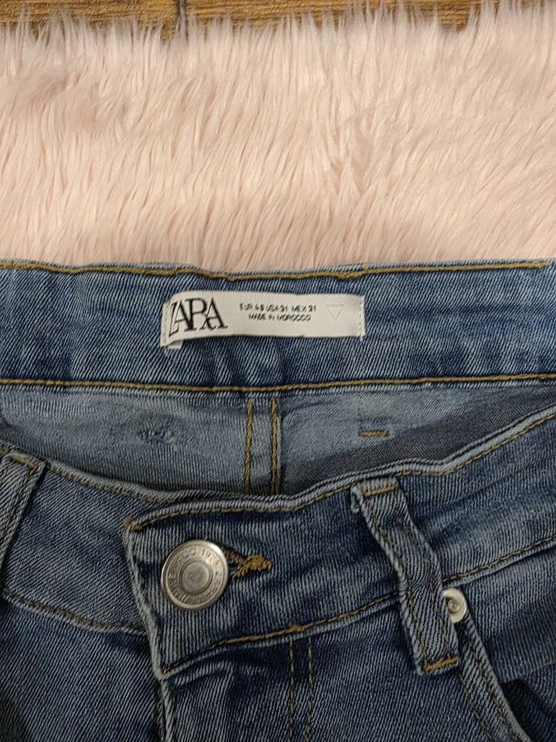 Zara denim shorts men (Category: Shorts) located in Manila. Submitted by machoxmatt (Listing ID 1463184420, Image 2). Description: used 1x size: euro 40 waist: 15 inches length: 21 inches mop:bdo/gcash shipping at buyer's expense.