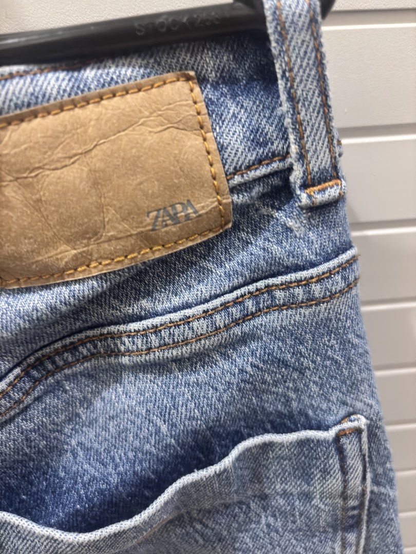Zara Flare Jeans (Category: Jeans) located in Manila. Submitted by xoxo_tine (Listing ID 1463238384, Image 3). Description: - Classic blue denim jeans from Zara - Made in Bangladesh - Features standard Zara button and tag - Versatile wash, goes with everything - Great staple piece for any wardrobe.