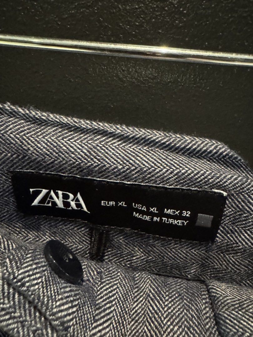 Zara Herringbone Pattern Tailored Pants (Category: Other Bottoms) located in Mandaluyong City. Submitted by marshy (Listing ID 1463240327, Image 2). Description: .